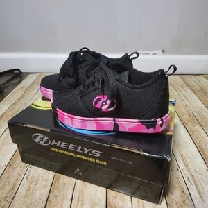 Heelys Black with Pink Camo Design